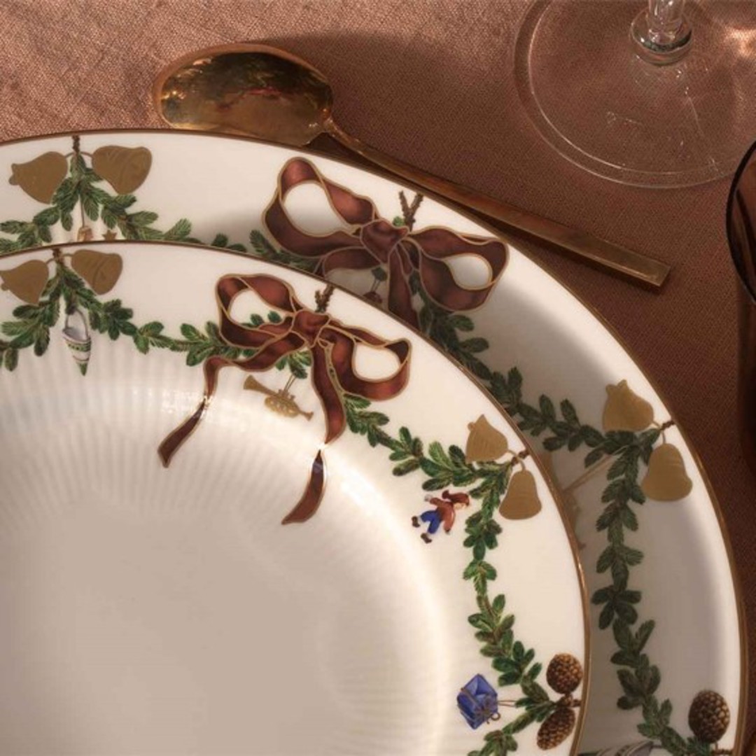 INDENT - Starfluted Christmas Entree Plate 22cm image 1